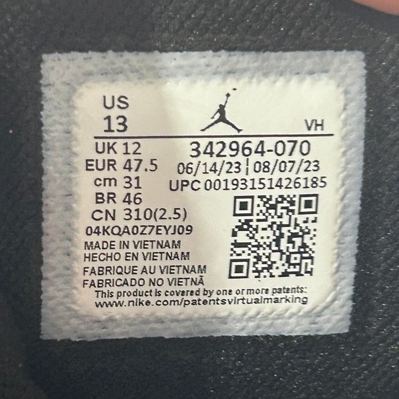 Jordan True Flight Men Size 13 Black Gold Basketball Sneakers Shoes 342964 070 - Picture 8 of 10